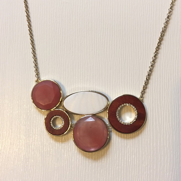 Jewelry - Goldtone statement necklace.